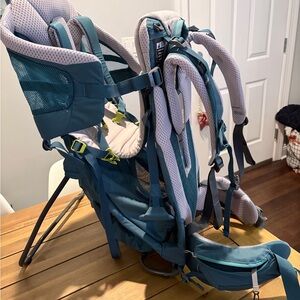 deuter Kid Comfort Active SL Child Carrier Backpack w/ Flight Cover, Teal & Grey